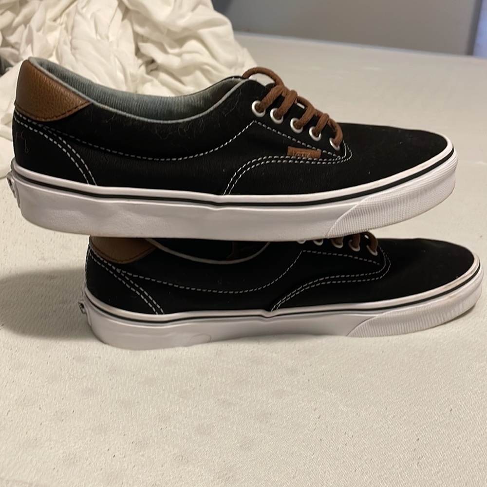 Vans - Picture 2 of 6